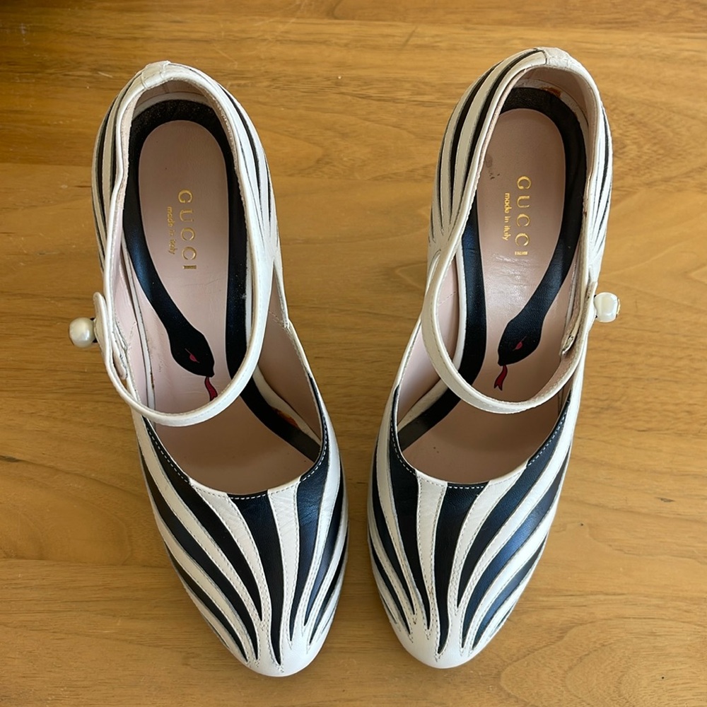 GUCCI MALAGA KID PUMPS. SZ 38